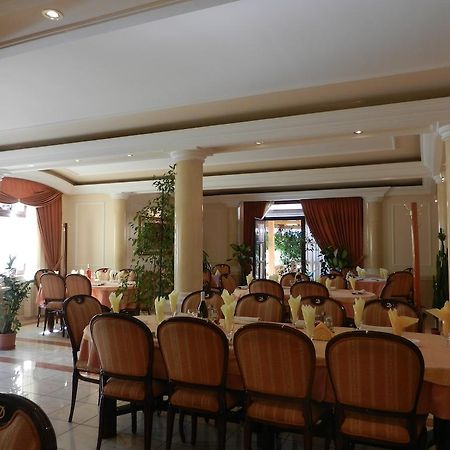Guesthouse Ellite Požarevac Buitenkant foto