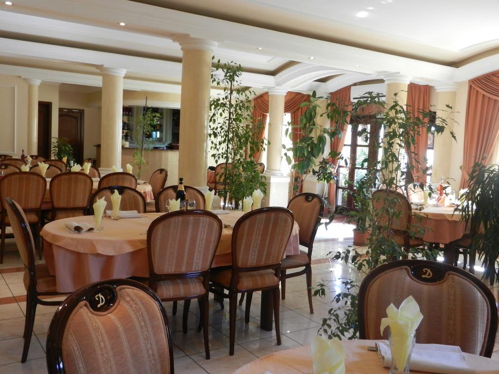 Guesthouse Ellite Požarevac Buitenkant foto