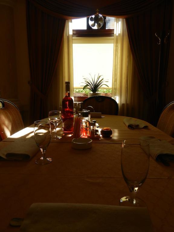 Guesthouse Ellite Požarevac Buitenkant foto