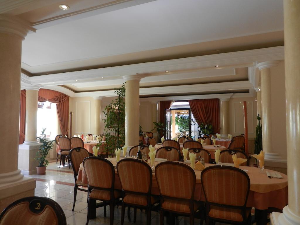 Guesthouse Ellite Požarevac Buitenkant foto